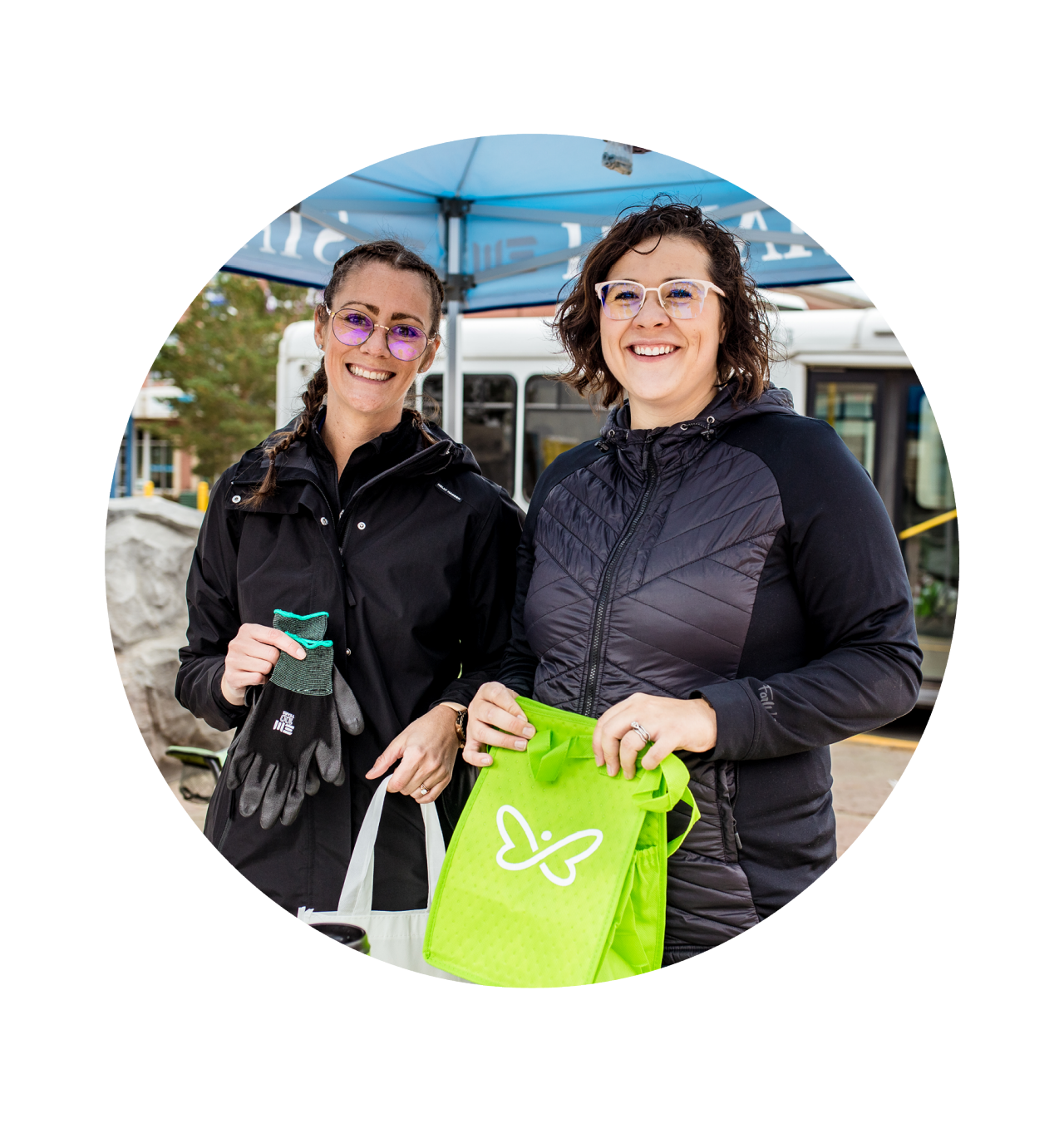 GoGreen Volunteers with thank you bags